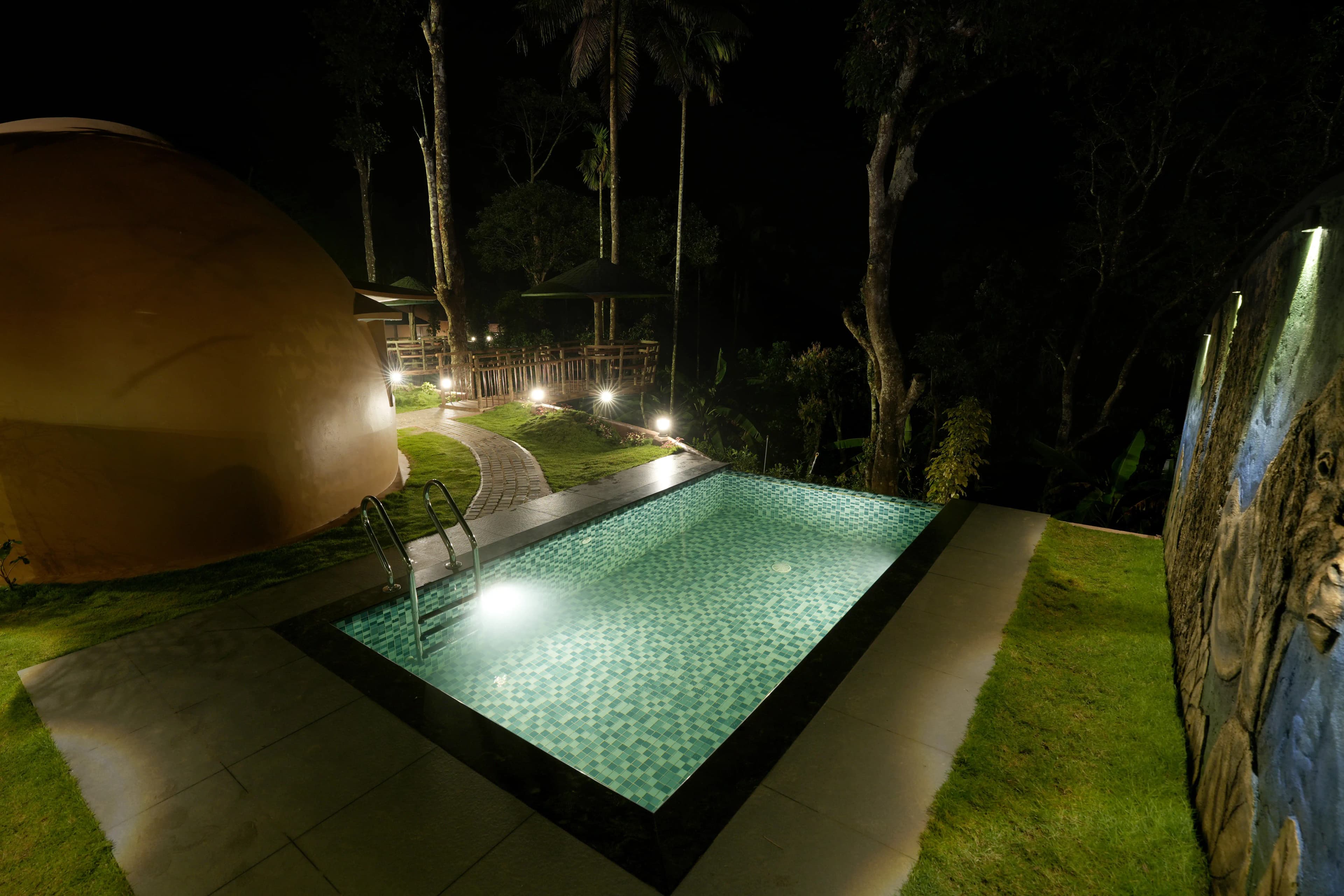 Tropical Earthen Dome Bridge